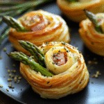 Asperges ham kaas bladerdeeg rolletjes – makkelijk bladerdeeg recept voor brunch, borrel of feest. Snel, smaakvol en indrukwekkend