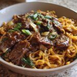 Hartige Aziatische Mongoolse Rundvlees Noodle Roerbak