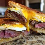 Steak, Ei & Kaas Sandwich