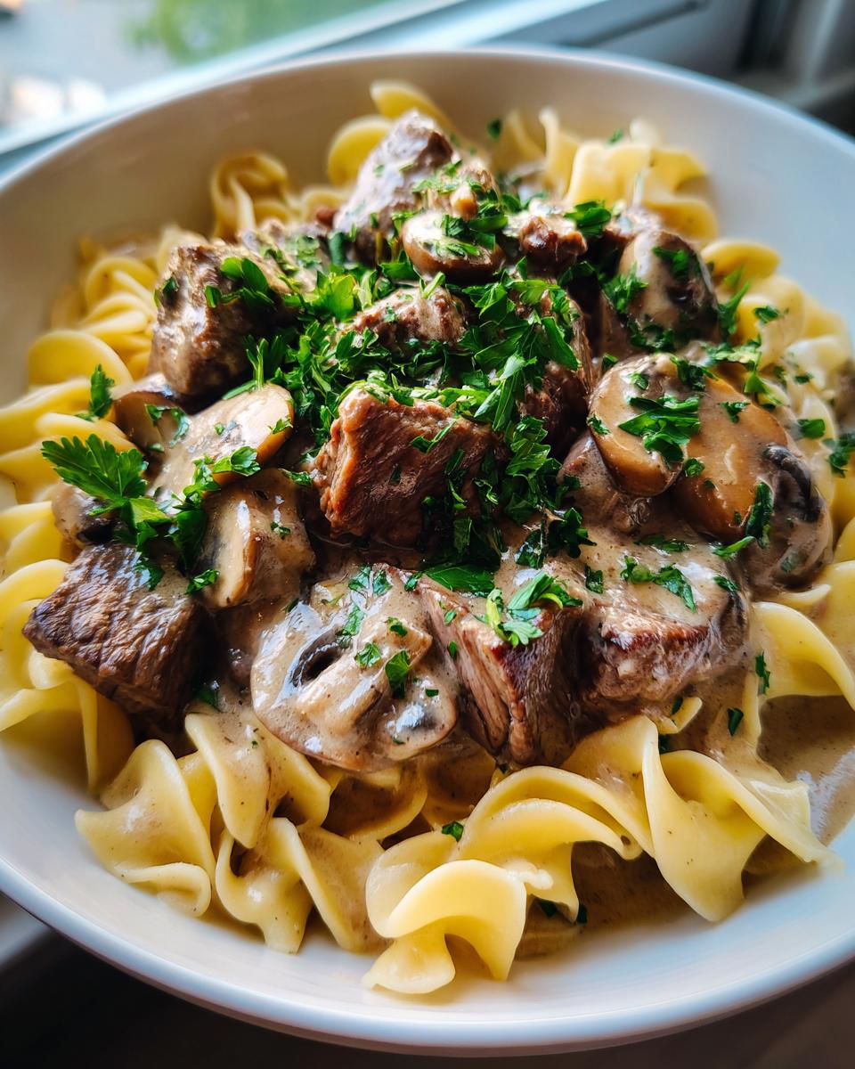 Slow Cooker Beef Stroganoff - detail 1