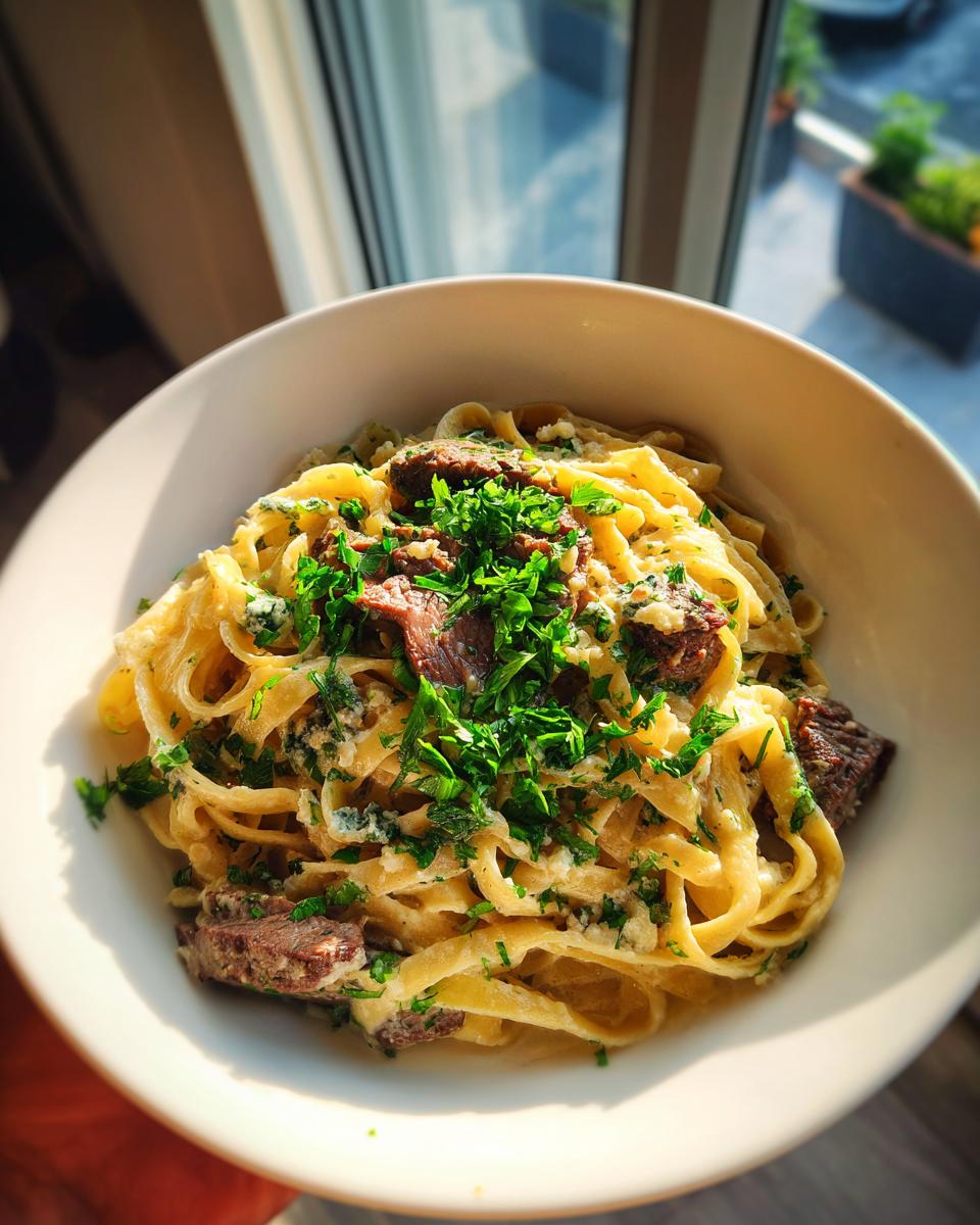 Steak Gorgonzola Alfredo Recipe - detail 2
