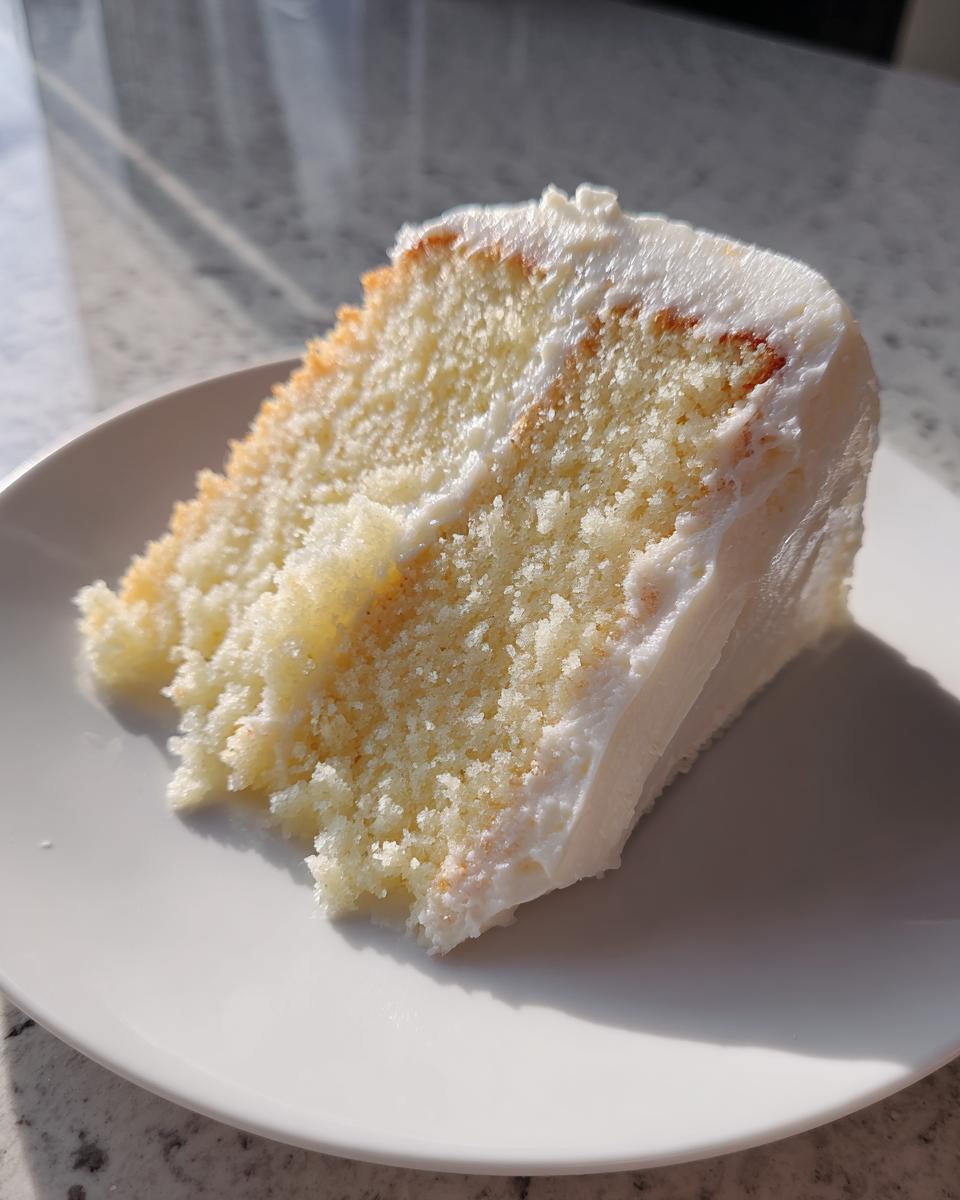 Stunning White Cake - detail 1