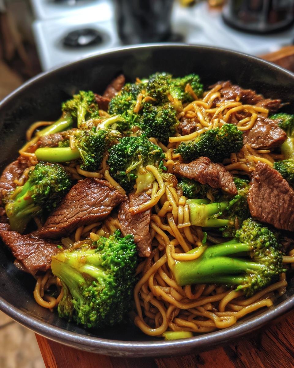 Teriyaki Noodle and Beef Stir-Fry with Broccoli - detail 3