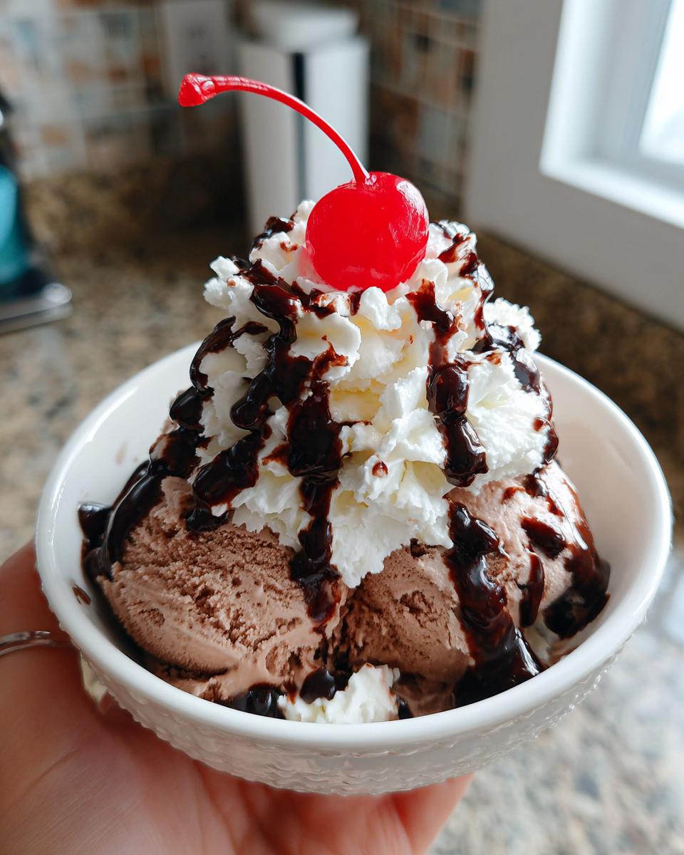Homemade Chocolate Ice Cream Sundae - detail 2