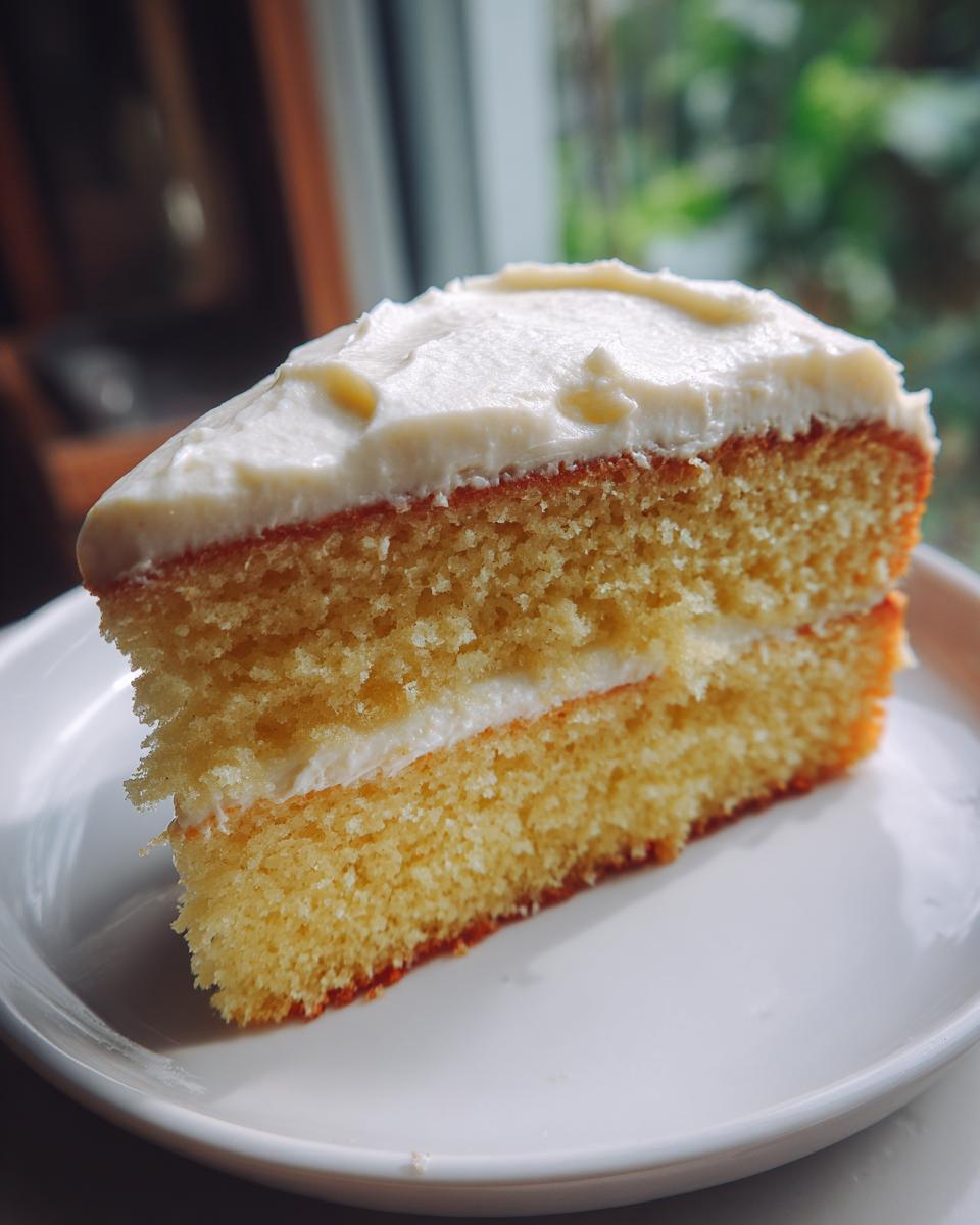 Easy Vanilla Sponge Cake with All-in-One Cream - detail 2